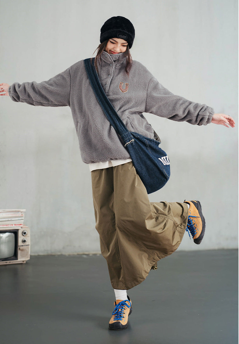 VAAGOON FLEECE SWEATSHIRT